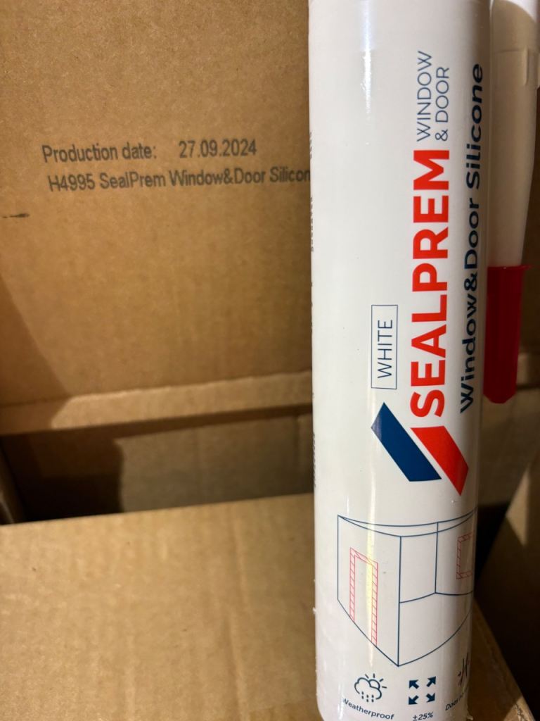 White silicone sealant windows and doors,bargain,great quality 