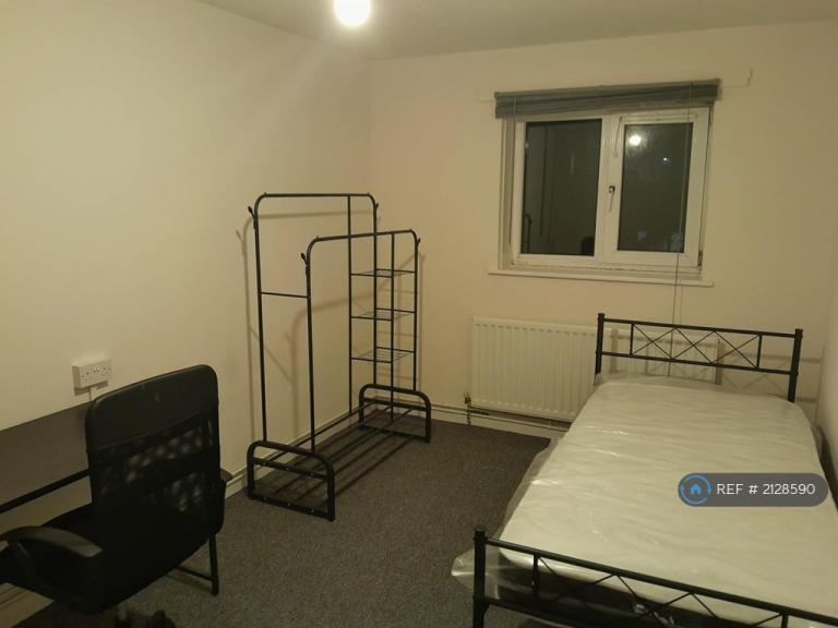 1 bedroom in Deal Court, Northampton, NN1 (#2128590)