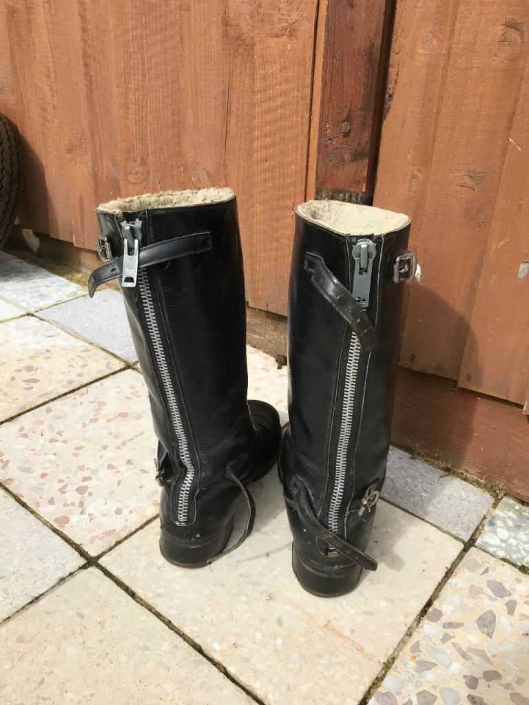 Motor cycle boots