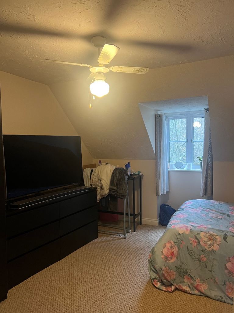 Double room to rent in Exwick with en-suite shower and walk in cupboard