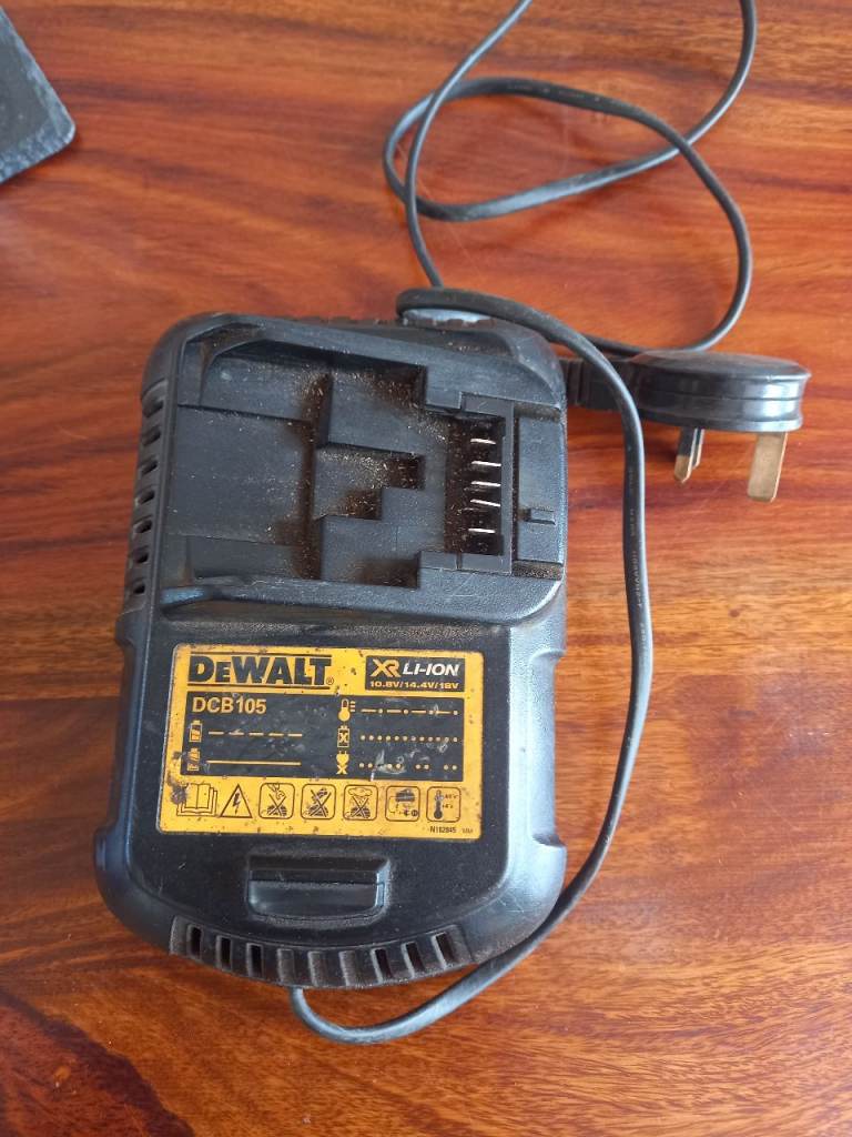 DEWALT DCB105 XR Li-Ion Battery Charger – Good Condition