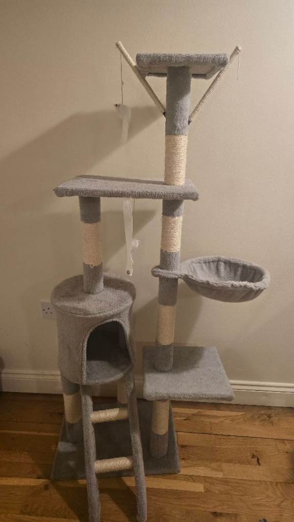 Cat tree 