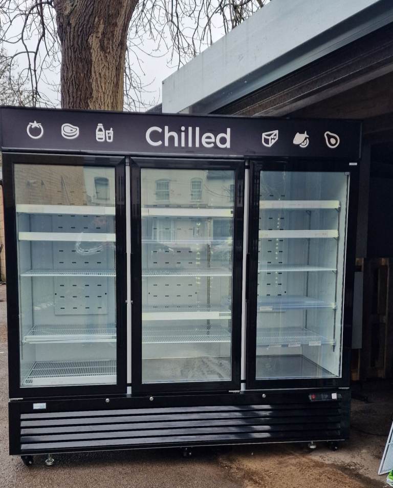 INTERLEVIN NEW B GRADE COMMERCIAL RETAIL DISPLAY CHILLER WITH LED LIGHTS FULLY WORKING 