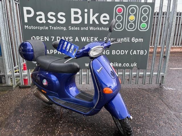 2001 Piaggio ET2 2 Stroke 50cc Automatic Twist and Go - Project - Trade Sale