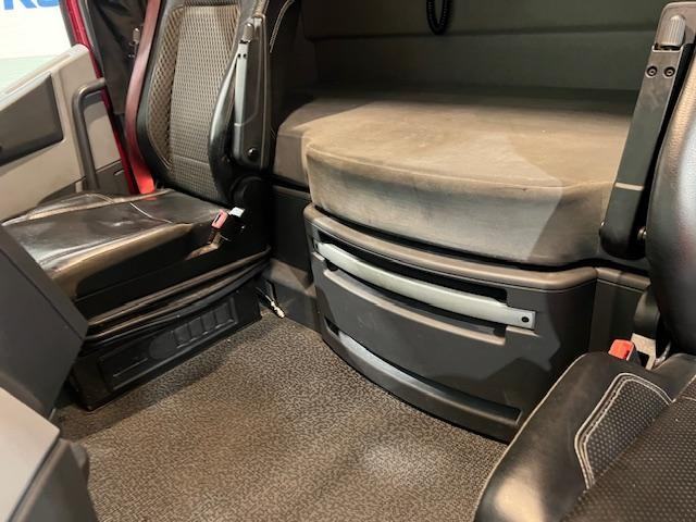 Renault T520 High 6x2 Midlift Tractor Unit