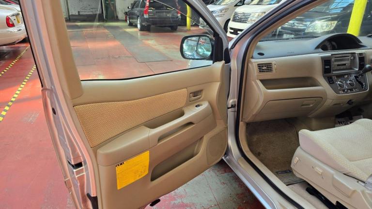 2010 Toyota Raum 1.5 Auto lift mobility chair  Petrol Automatic