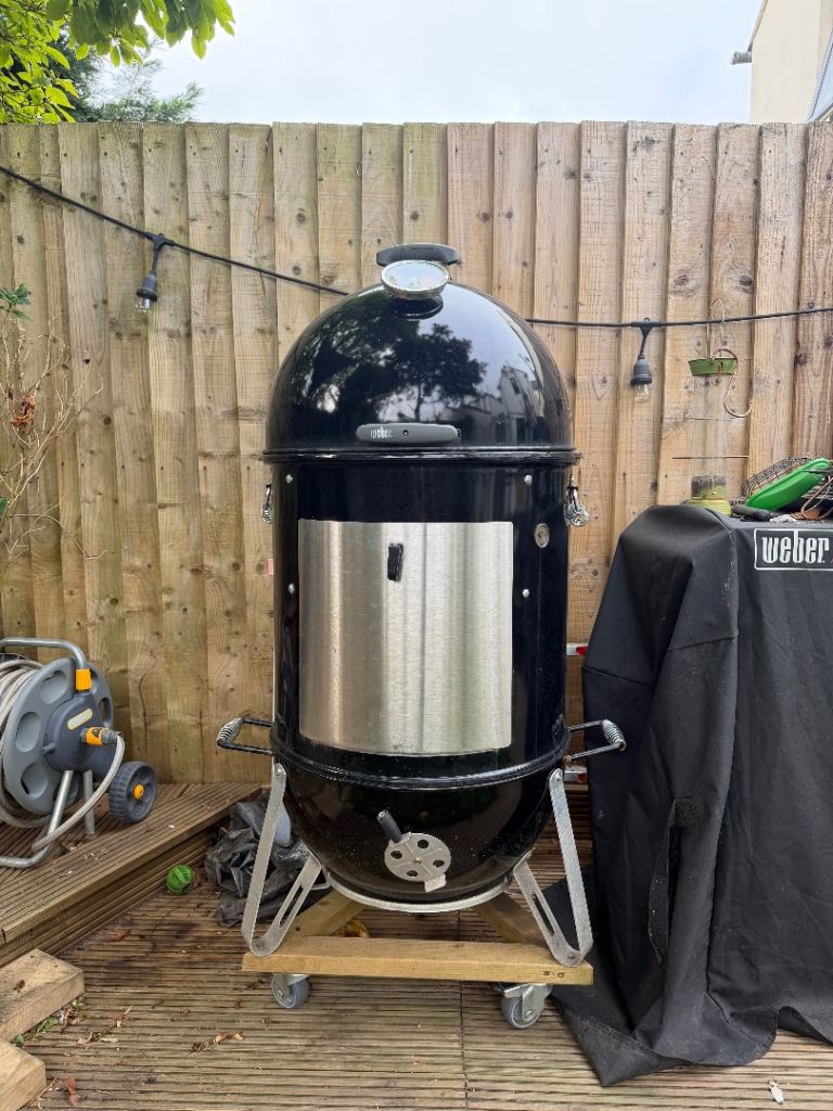 Upgraded Weber Smokey Mountain WSM 57cm Smoker/BBQ with Pizza Oven