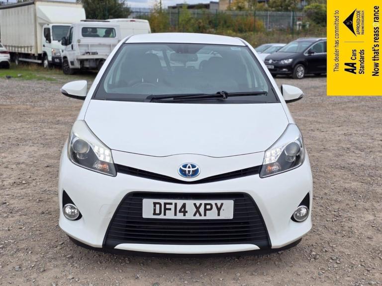 2014 Toyota Yaris 1.5 VVT-h Trend Hatchback 5dr Petrol Hybrid CVT Euro 5 (101 ps) Hatchback Hybri...