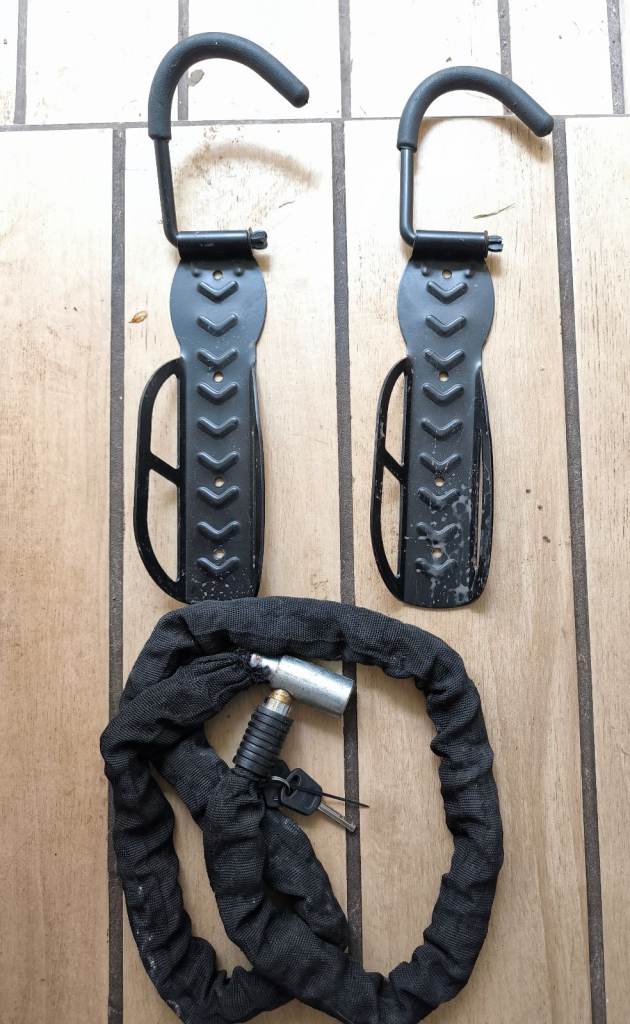 Bicycle 2x storage hook hangers + security chain
