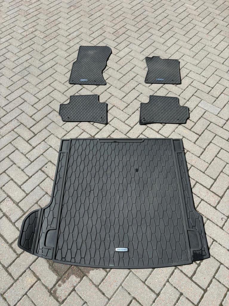 Jaguar f- pace boot liner rubber mat and 4 car mats 