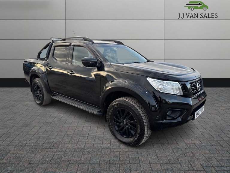 2017 Nissan Navara Double Cab Pick Up Tekna 2.3dCi 190 4WD Auto PICK UP DIESEL Automatic