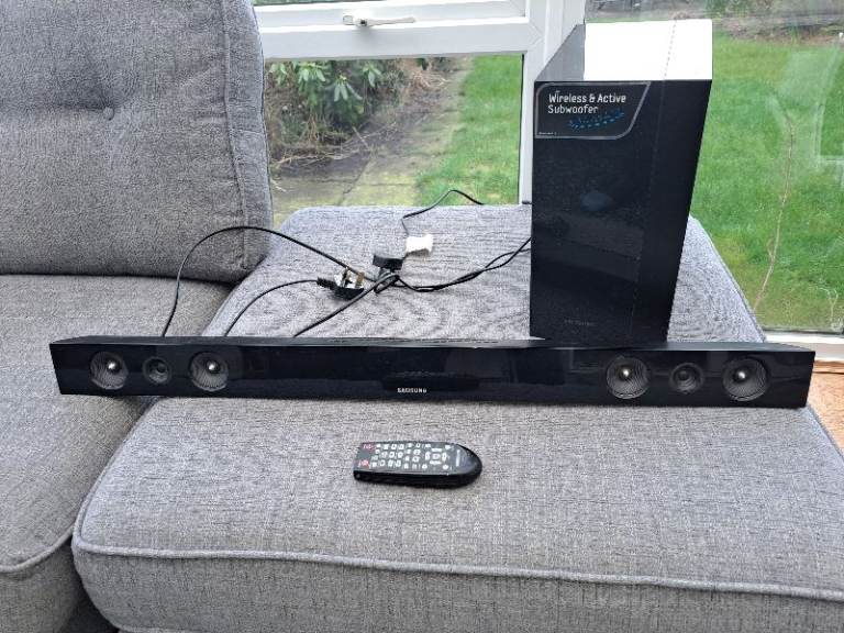 Samsung Soundbar & wireless Subwoofer