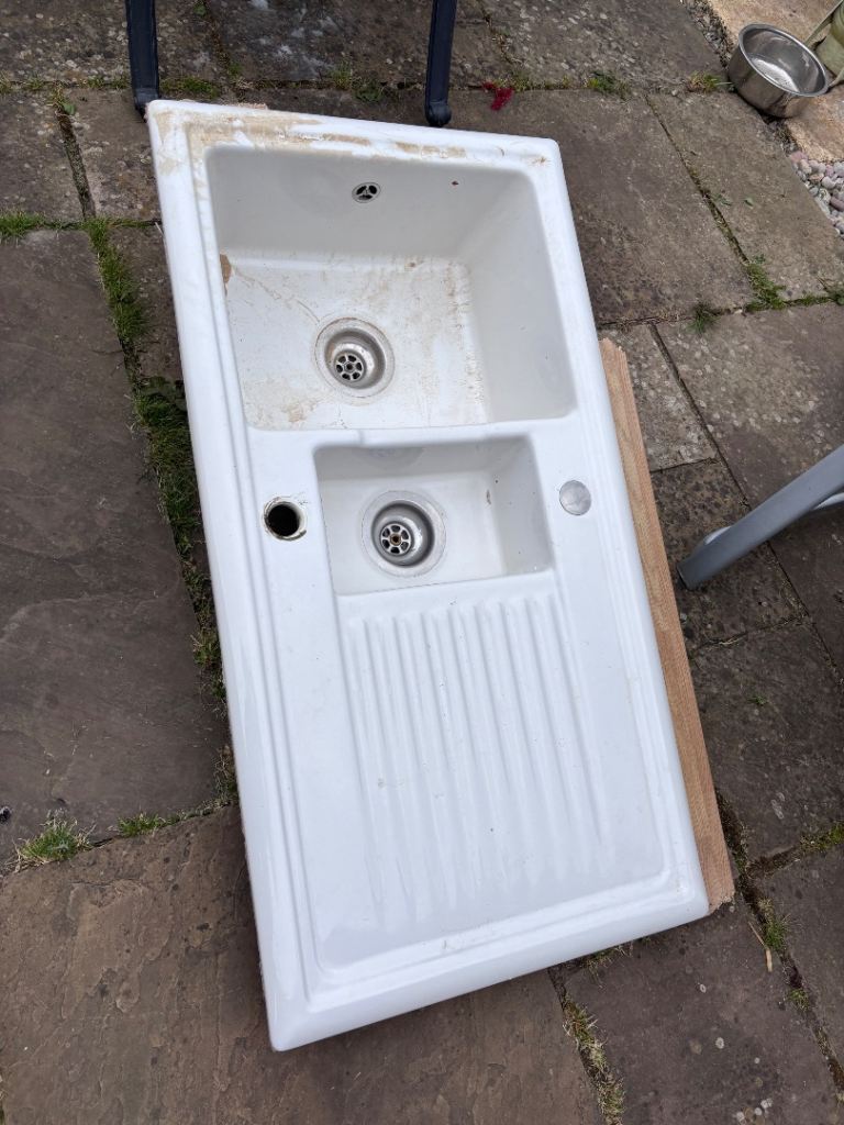 Free double ceramic sink