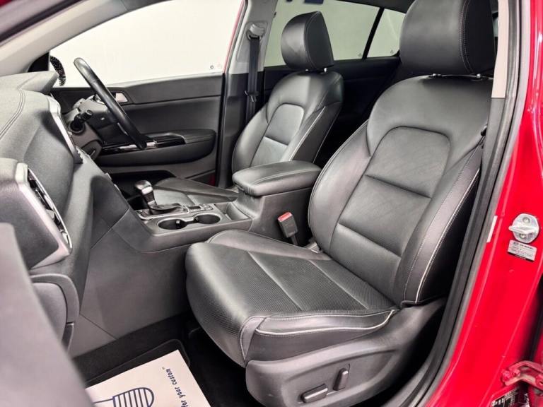 2018 Kia Sportage 1.6 T-GDi 4 DCT AUTO AWD 4WD 175 BHP + SAT NAV + GLASS SUNROOF + HEATED LEA EST...