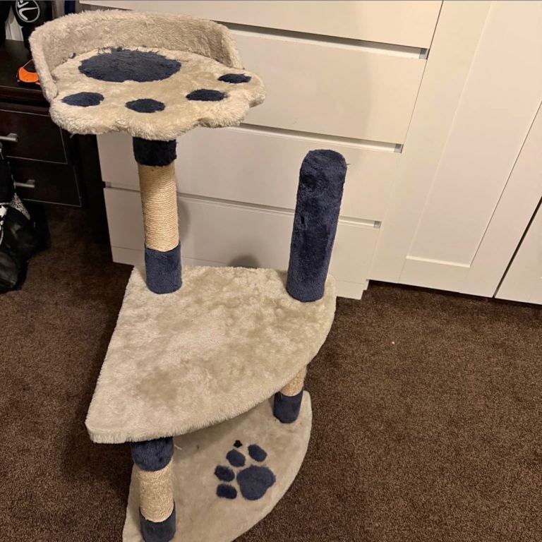 Cat tree
