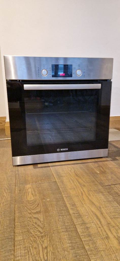 Bosch HBG73R550B Stainless Steel Electric Built-in/under Single Self-cleaning Oven