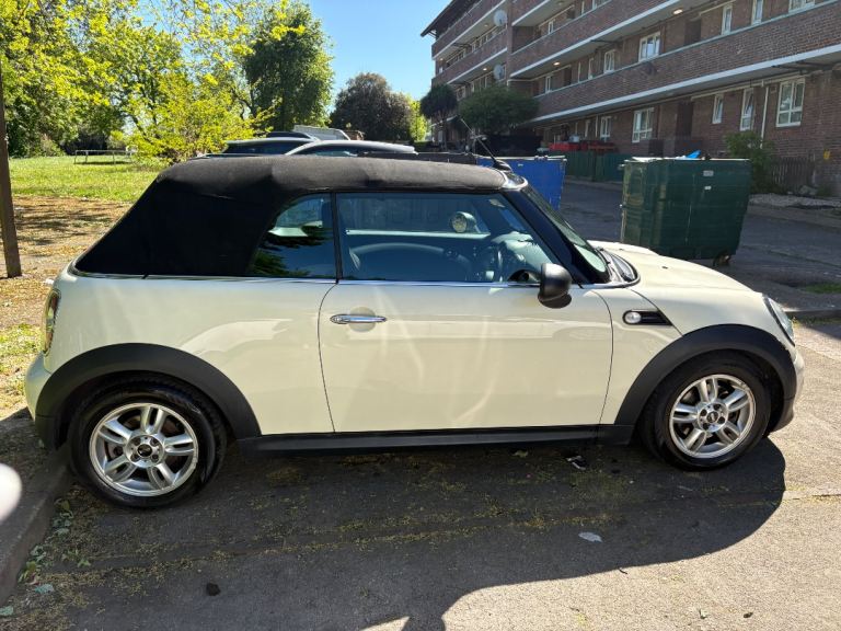 Mini, CONVERTIBLE, Convertible, 2011, Manual, 1598 (cc), 2 doors