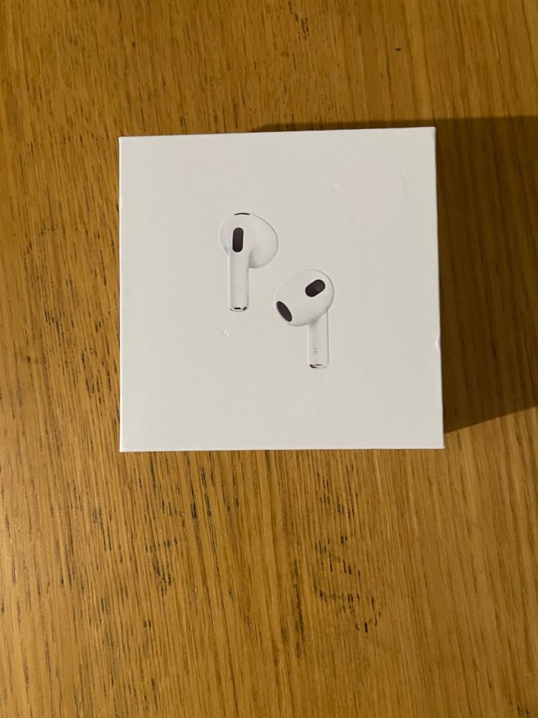 NEW Apple AirPods 3rd Gen with MagSafe Charging Case