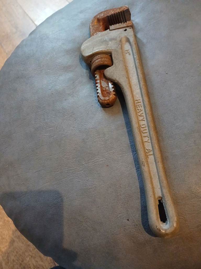 14" Heavy Duty Pipe Wrench – Good Working Order