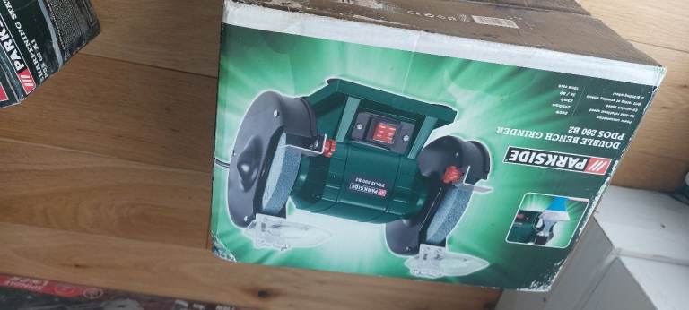 £30 230v parkside work bench Grinder