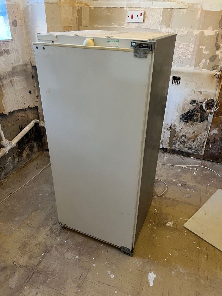 Free Neff integrated fridge collection from Muswell Hill