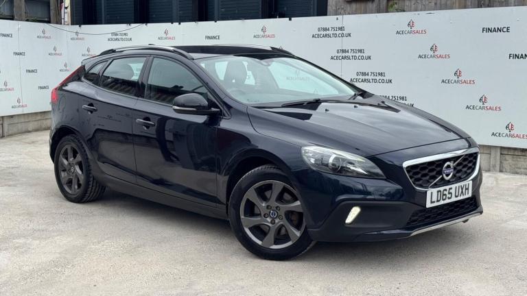 2015 Volvo V40 D2 [120] Cross Country Lux 5dr Geartronic HATCHBACK DIESEL Automatic