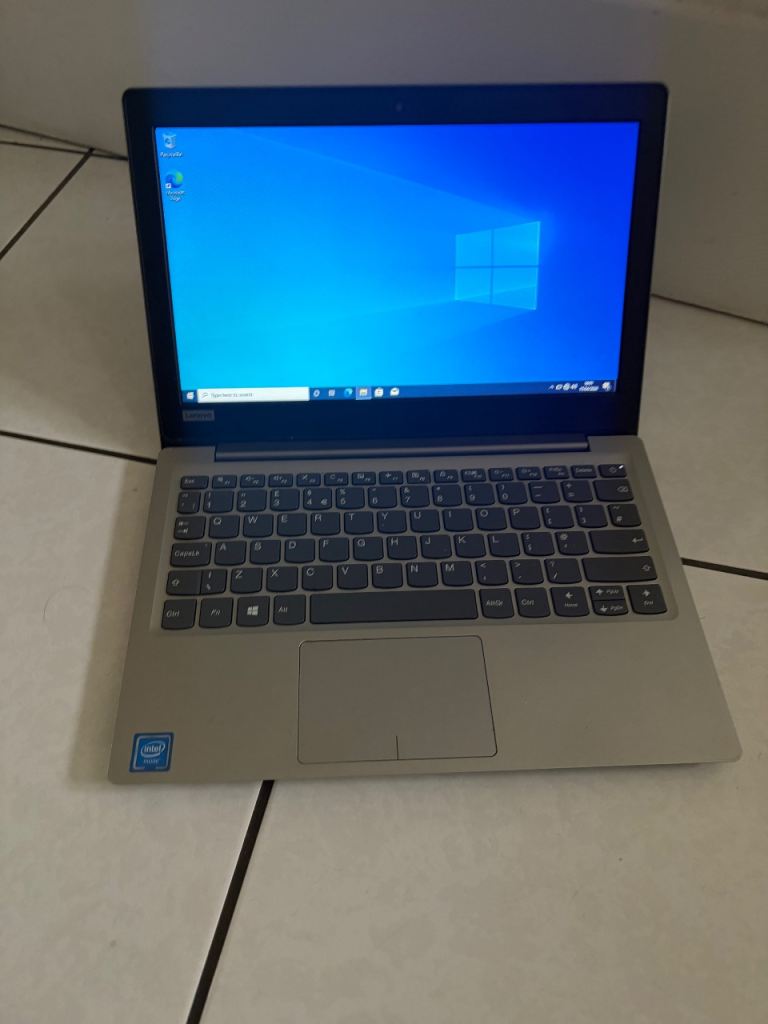 Lenovo Laptop. Webcam. HDMI. Netbook