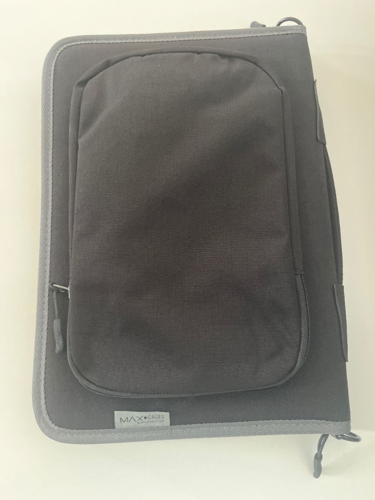 MAXCases Grey Laptop Sleeve / Tablet Bag – Good Condition