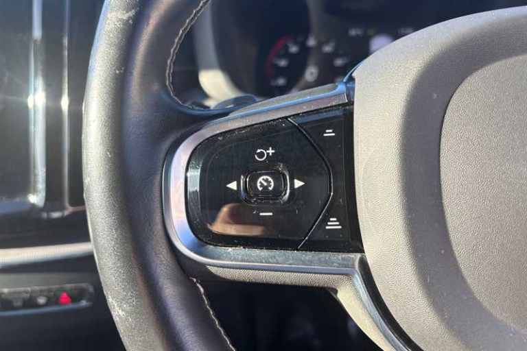 2020 Volvo XC60 2.0 T8 [390] Hybrid R DESIGN Pro 5dr AWD G tronic ESTATE PETROL/ELECTRIC Automatic