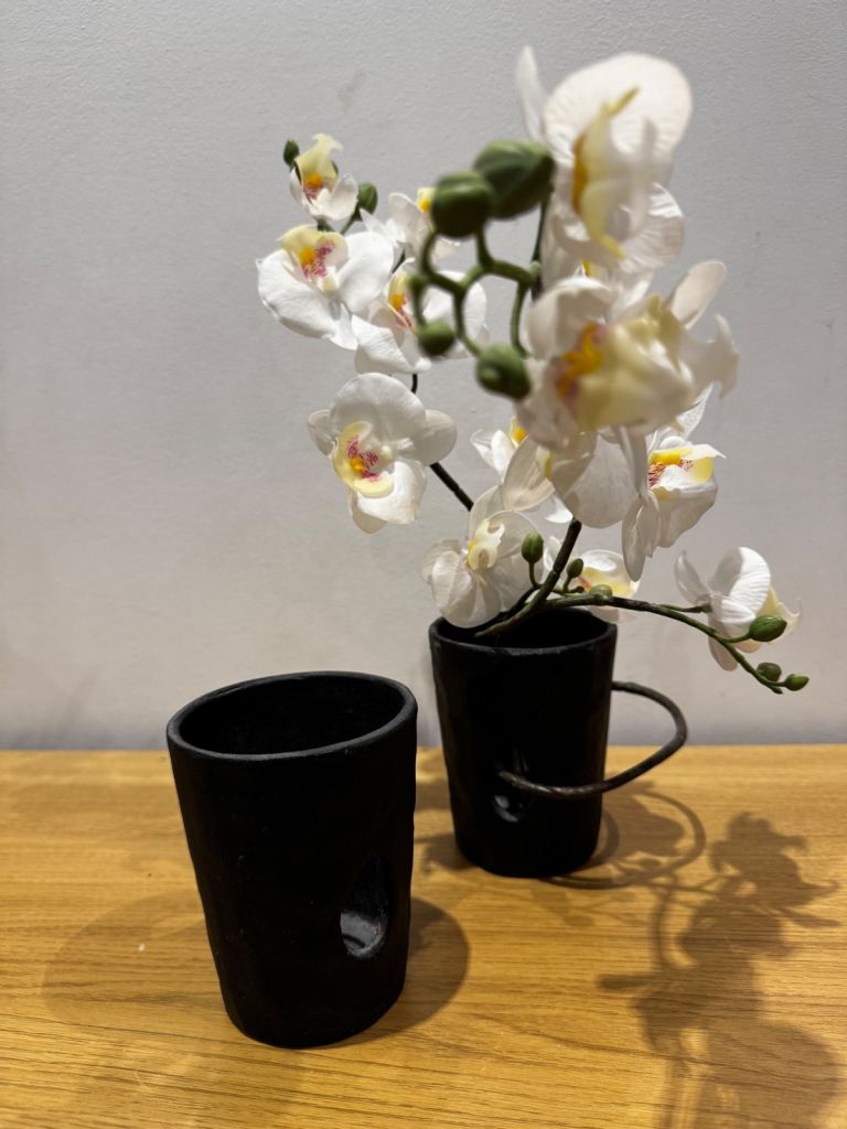  Lovely Decorative Vases with Artificial Flowers - Smoke & Pet Free