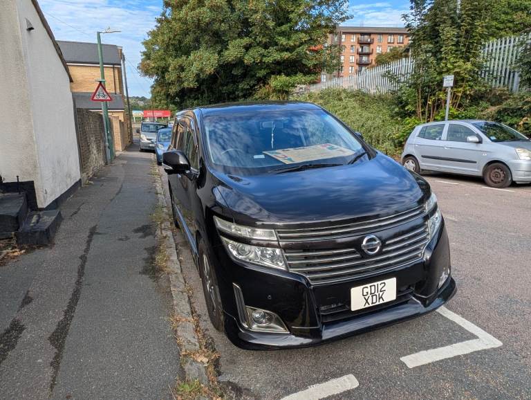 Nissan Elgrand, 2.5, 8 seater