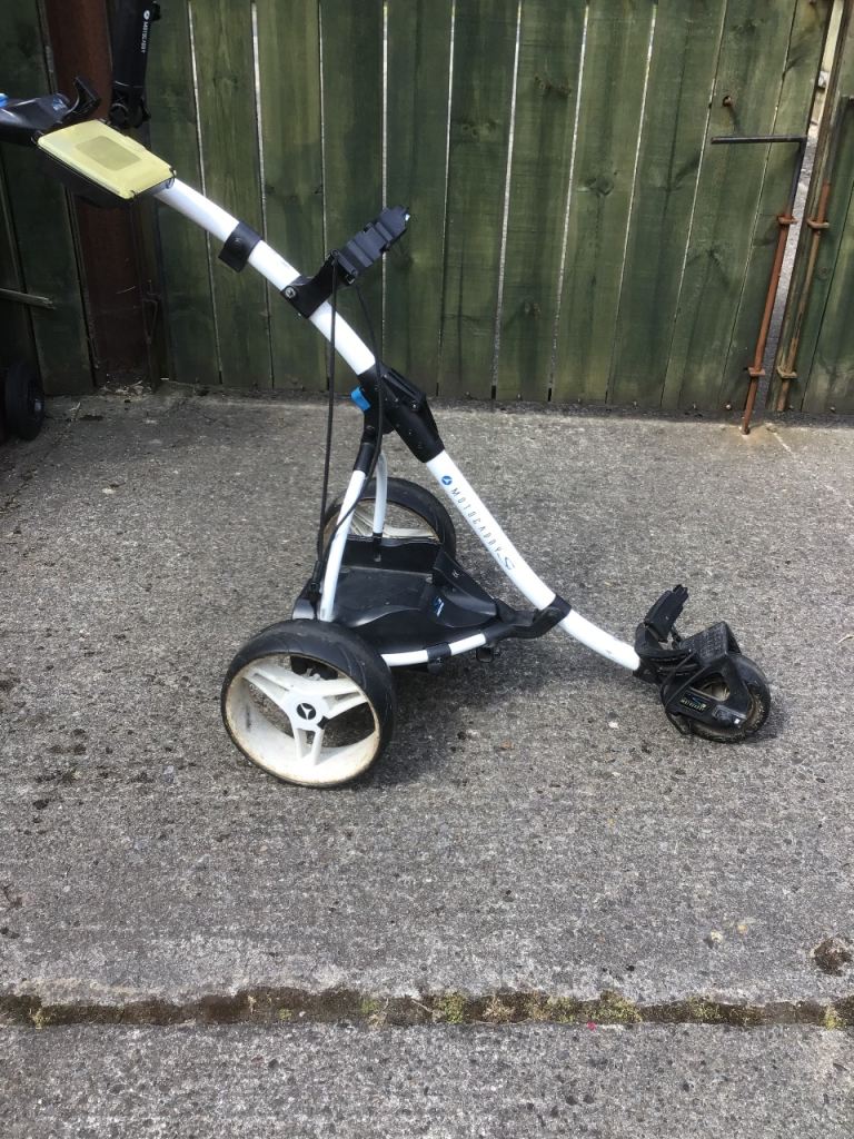 MOTOCADDY electric golf trolley
