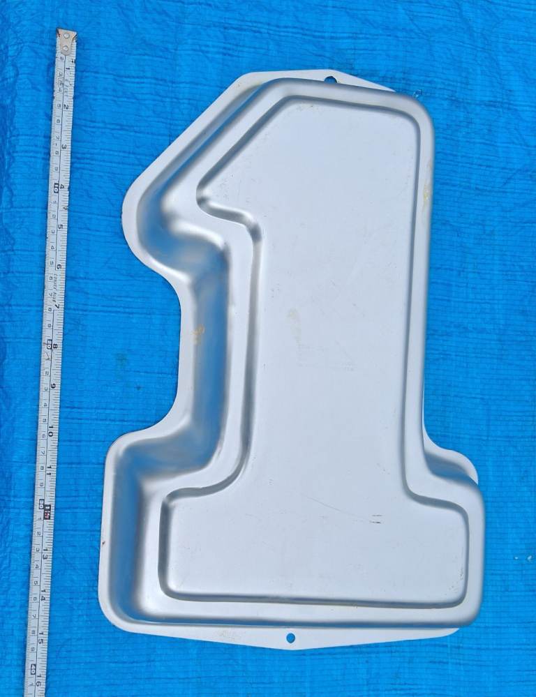 Novelty Cake Tin/ Numer 1
