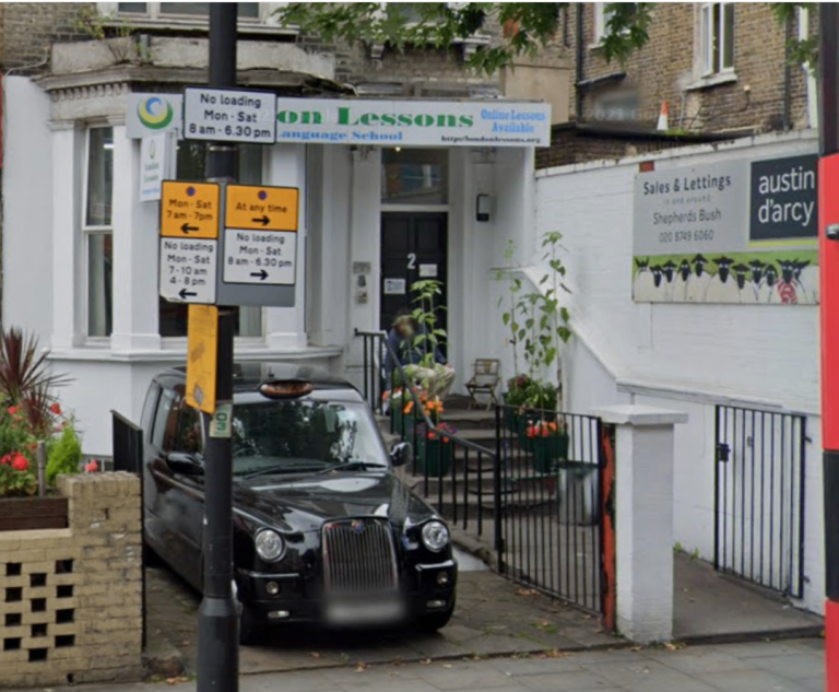 Online or in-school 1x1 and small groups: Brazilian Portuguese, Spanish, Italian, English lessons. 