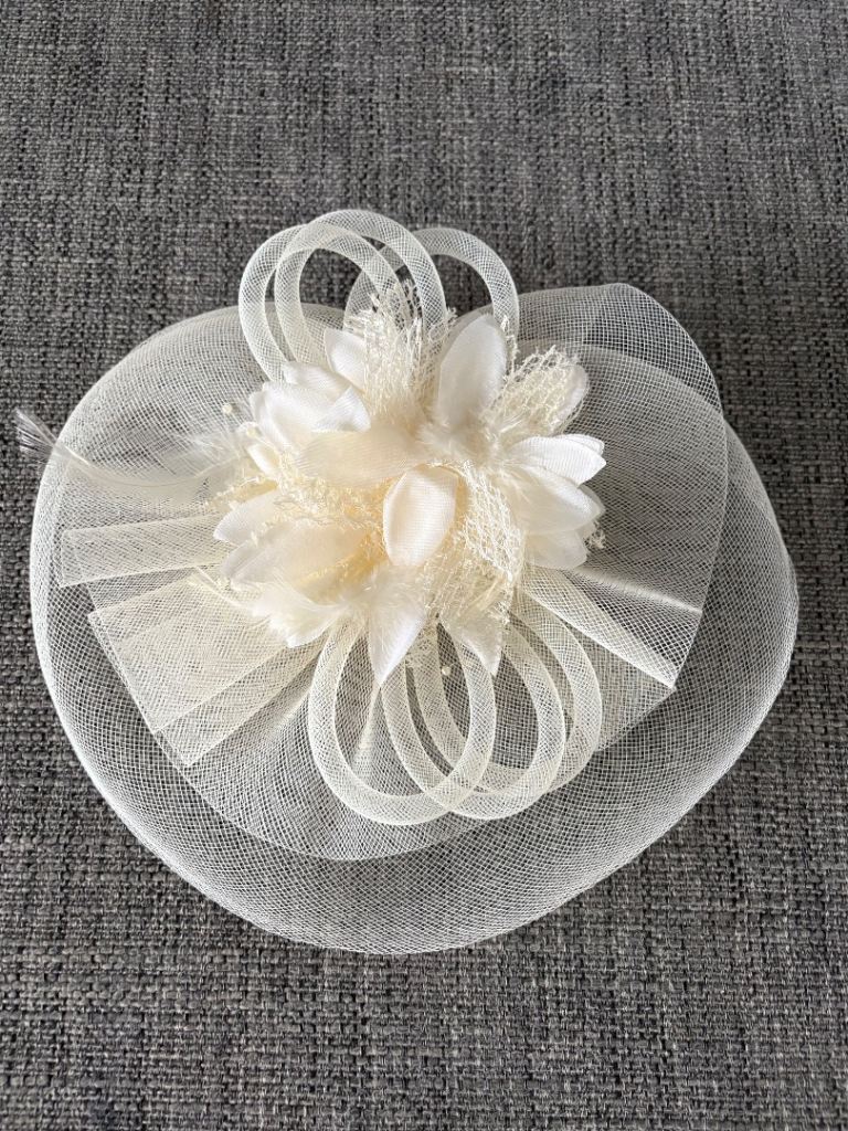 Cream Fascinator, brand new