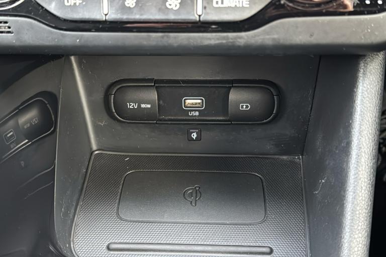  Kia Niro Plug In Hybrid 1.6 Gdi 8.9kwh 3 Suv 5dr Petrol Plug In Hybrid Dct