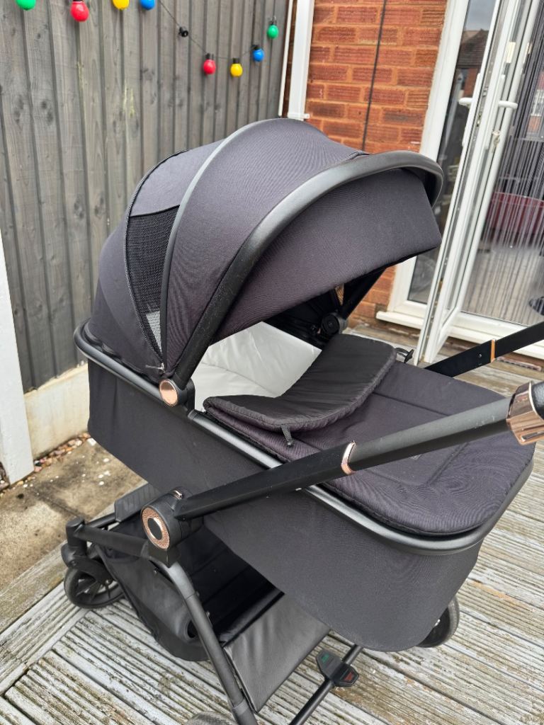Ickle Bubba travel system