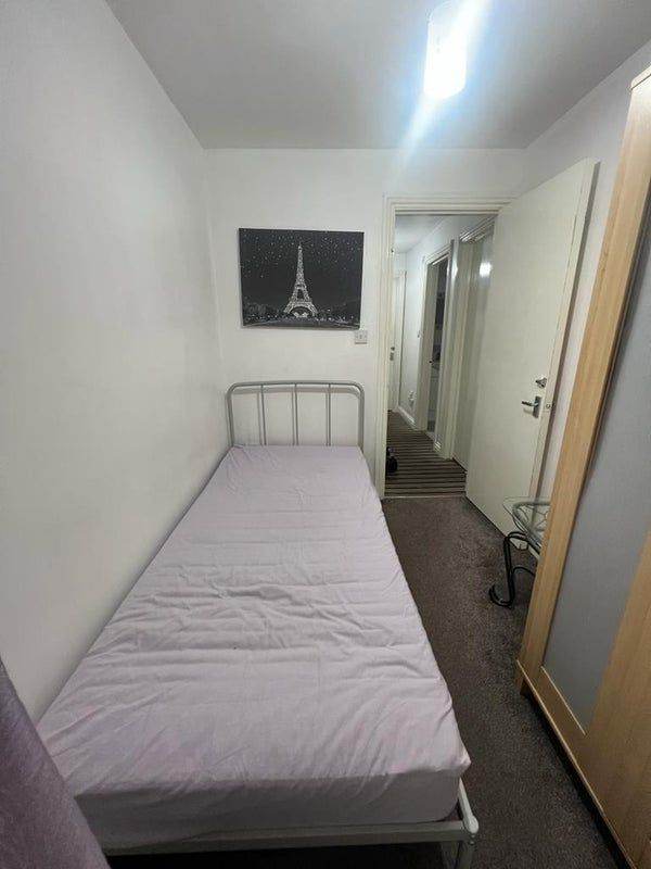 One Bedroom to rent £600 p/m
