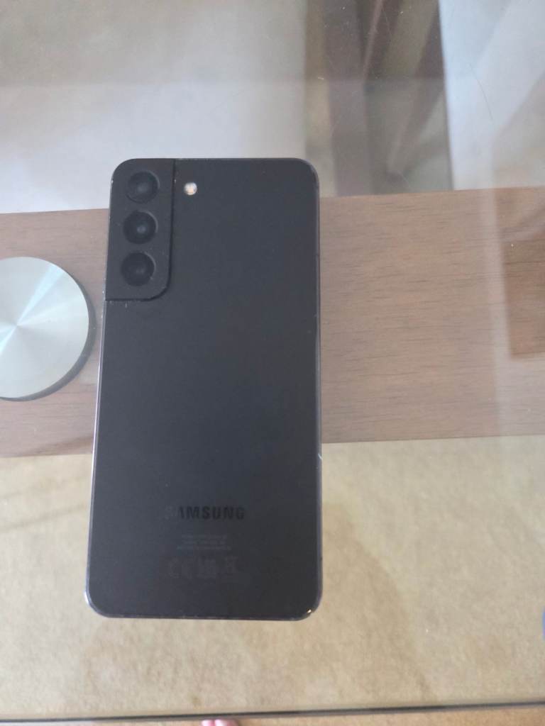 samsung galaxy s22 phone