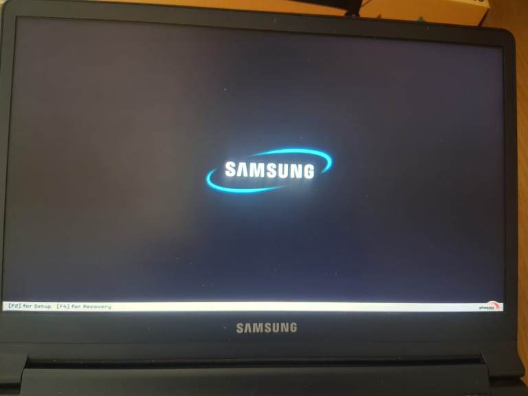 Samsung NP900X3C Notebook for spare or repair only £10 