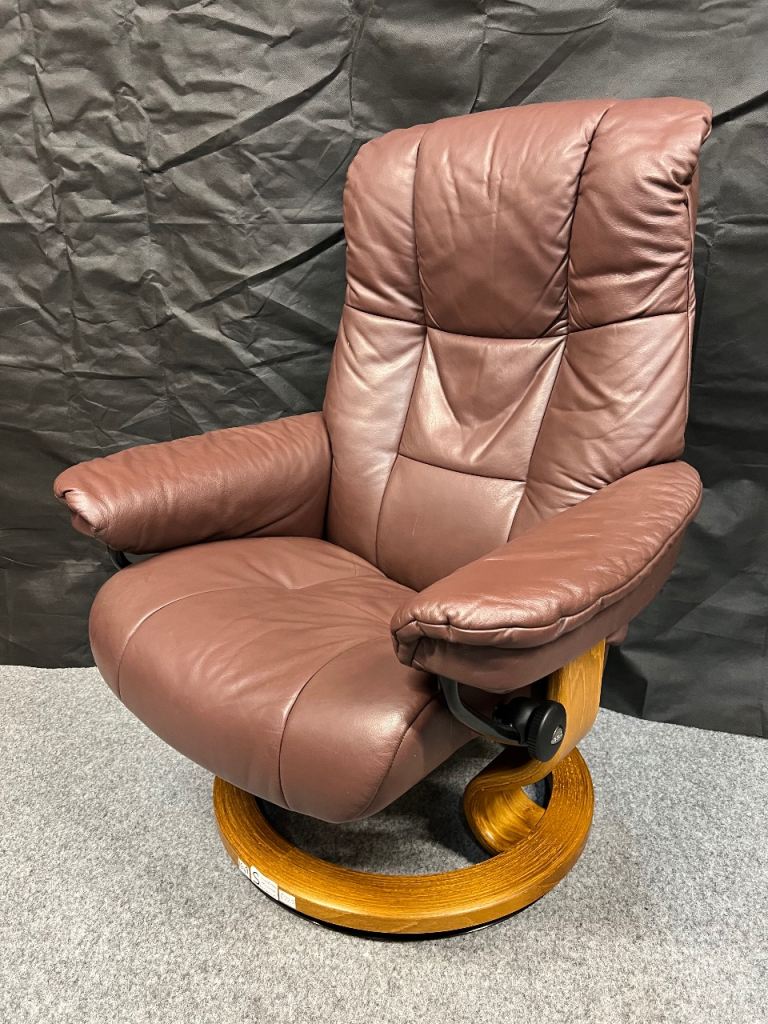 Ekornes Stressless Mayfair leather recliner 