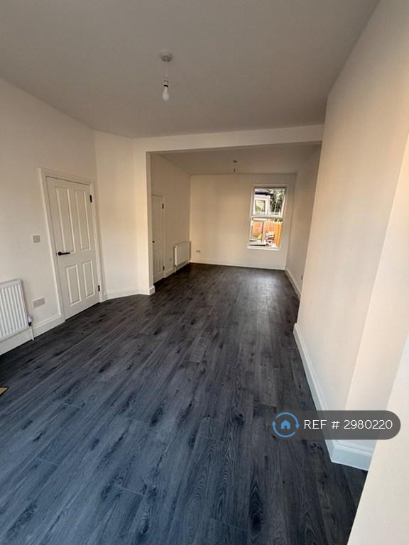 3 bedroom house in Wanstead Park Road, Ilford, IG1 (3 bed) (#2980220)