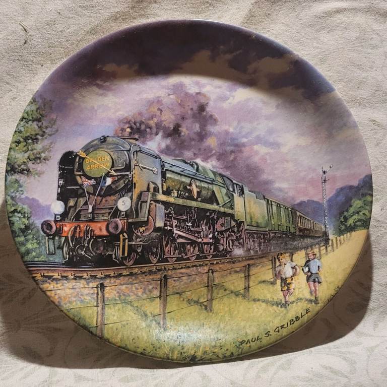 Limited Edition 'The Golden Arrow' Collector Plate. (J8)