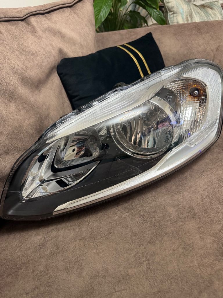 FOR VOLVO XC60 2013-2017 Headlight Headlamp Left VALEO 31358109 New