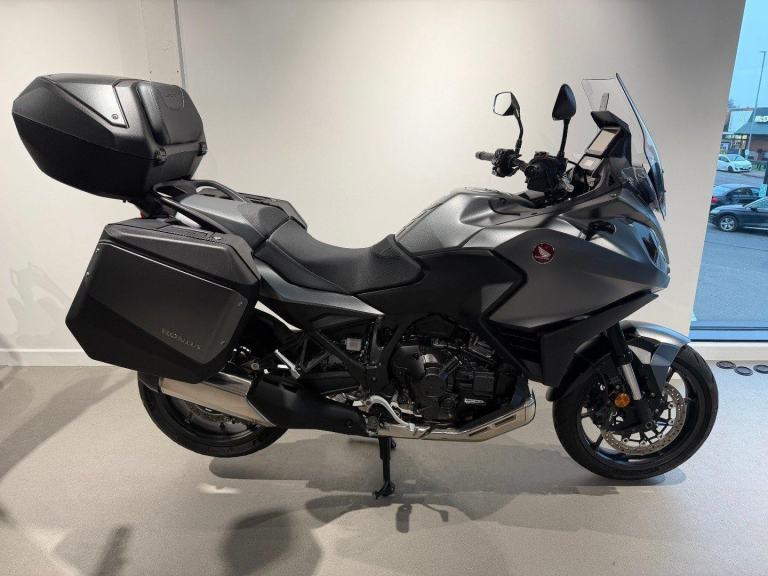 2022 HONDA NT1100 DCT, '71 Plate with 10,367 miles, **AUTO GEARBOX MODEL**