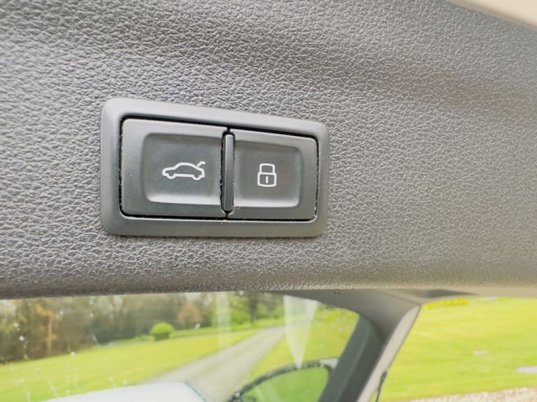 Audi A6 2.0 TDI 40 S TRONIC 2019 AVANT BLACK PACK AND HIGH SPEC MINT EXAMPLE 