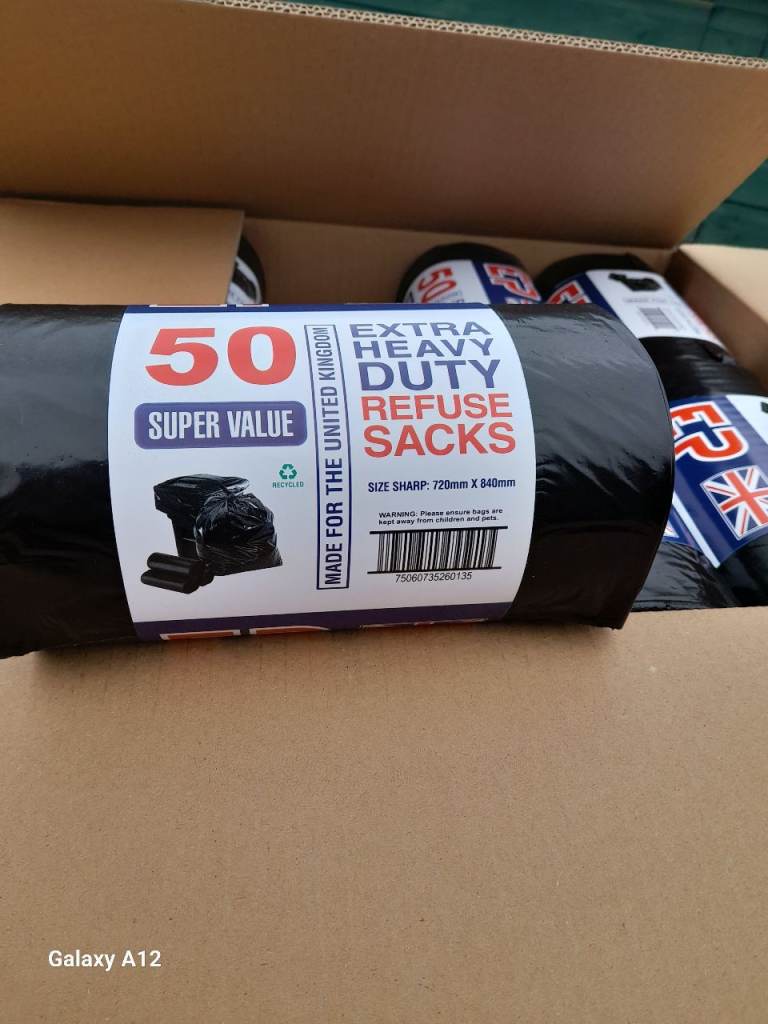 Roll 50 heavy duty black bags 