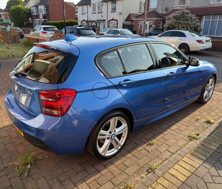 BMW, 1 SERIES, Hatchback, 2014, Manual, 1995cc), 5 doors