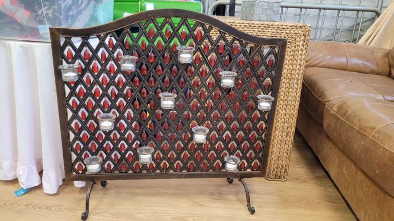 Fireguard with tealights