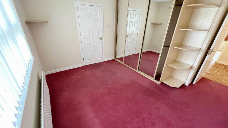 3 sliding wardrobe doors and shelving